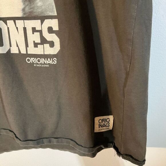 Jack and Jones Distressed Boston Terrier TShirt, Large - Picture 7 of 10